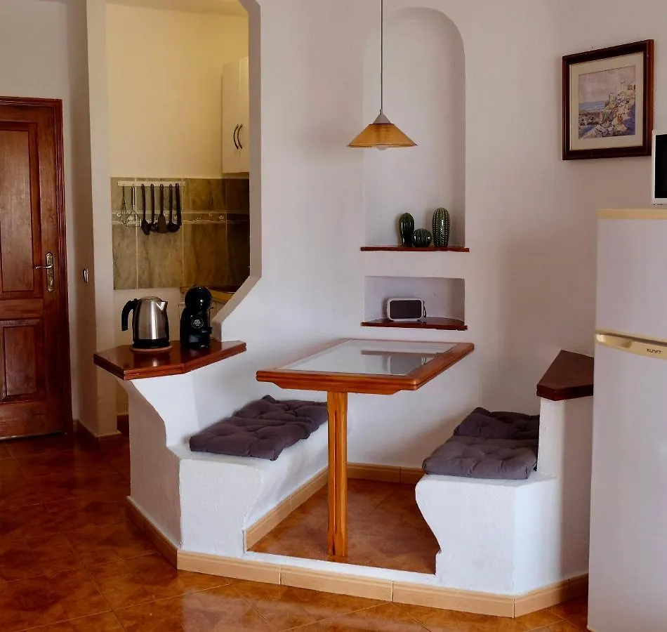 Дом отдыха Вилла Pleasantly Studio With A Sea View And Pool, Paraiso Del Sur 611 Адехе Испания